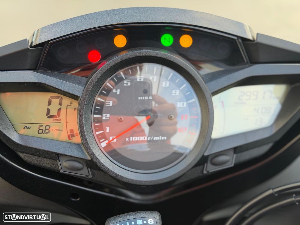 Honda VFR 1200 F - 13