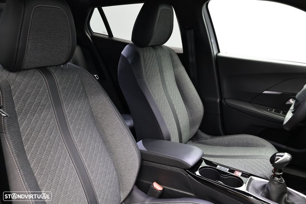 Peugeot 2008 1.2 PureTech Allure - 19