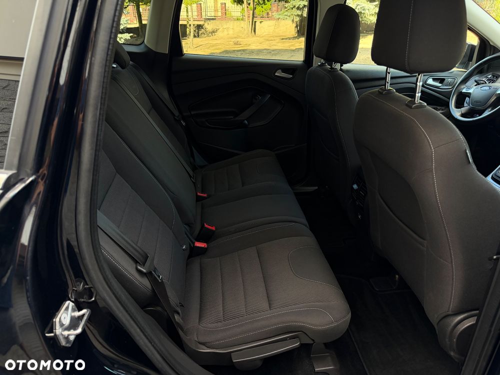 Ford Kuga 1.5 EcoBoost 2x4 Titanium - 24
