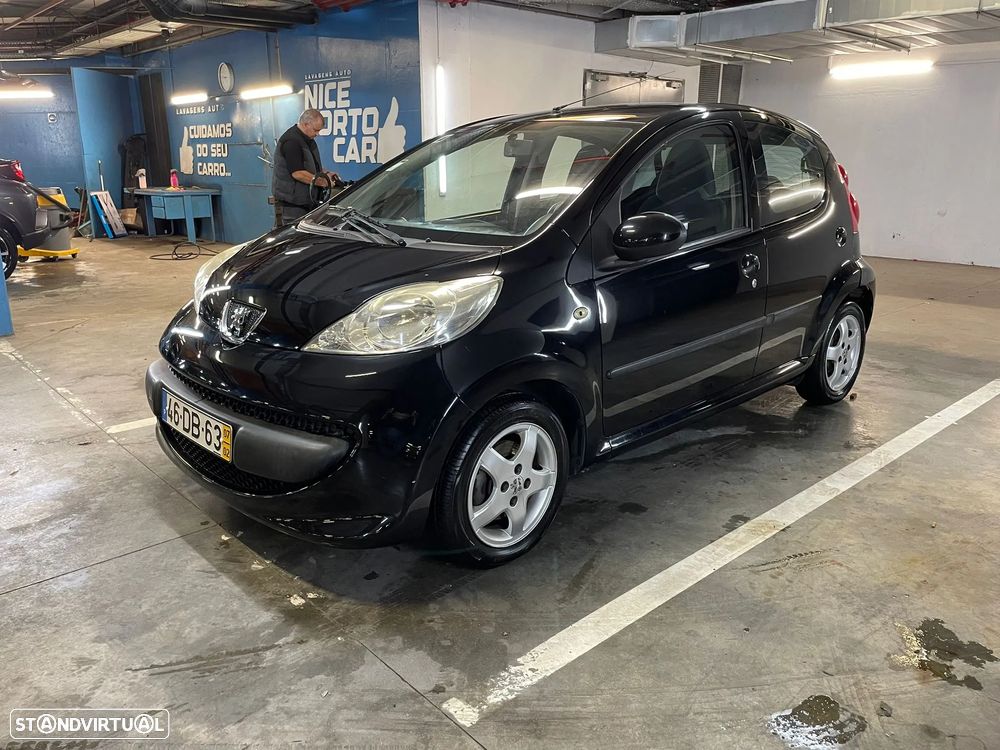 Peugeot 107 1.0 Trendy - 1