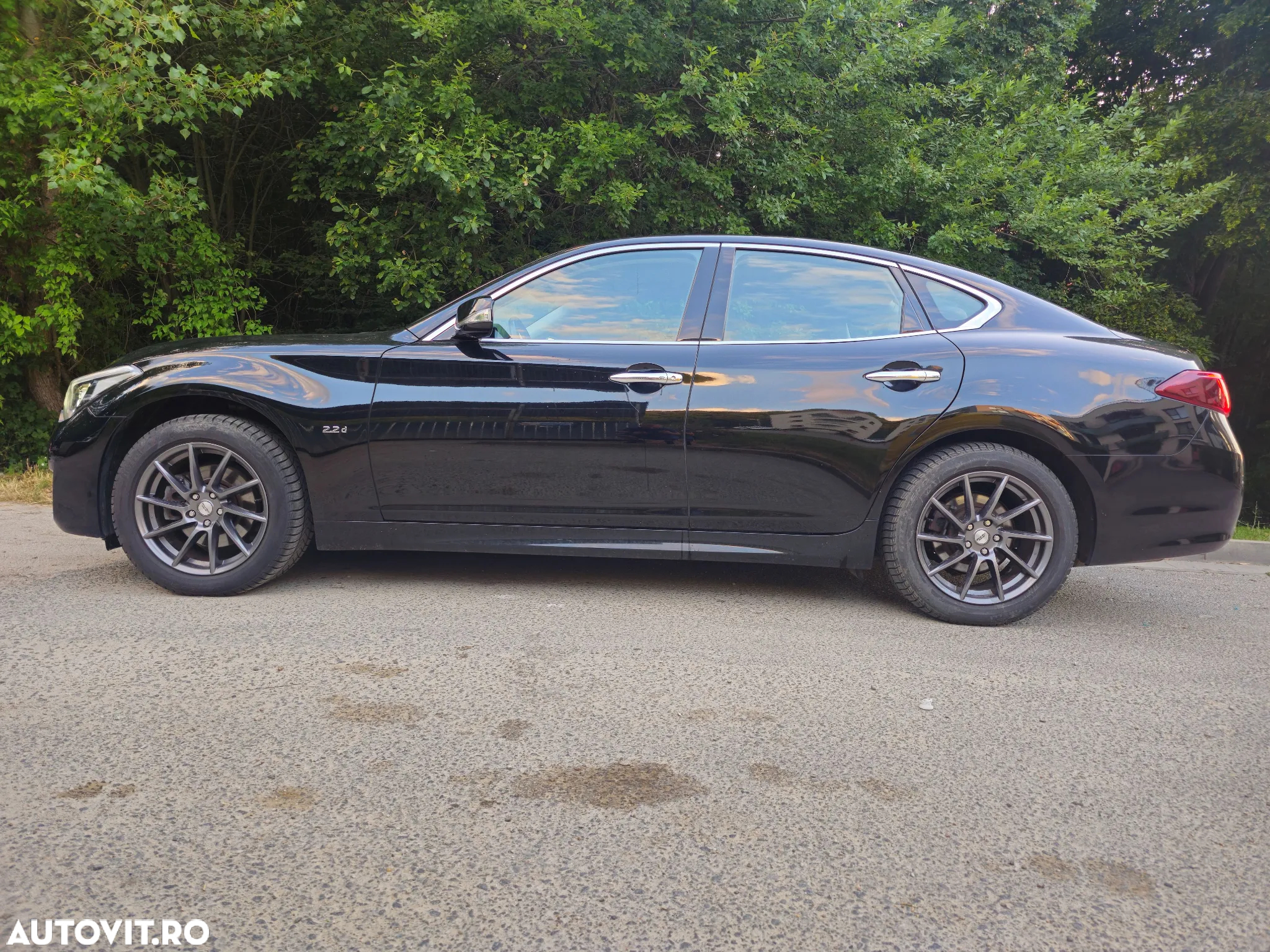 Infiniti Q70 2.2d - 11