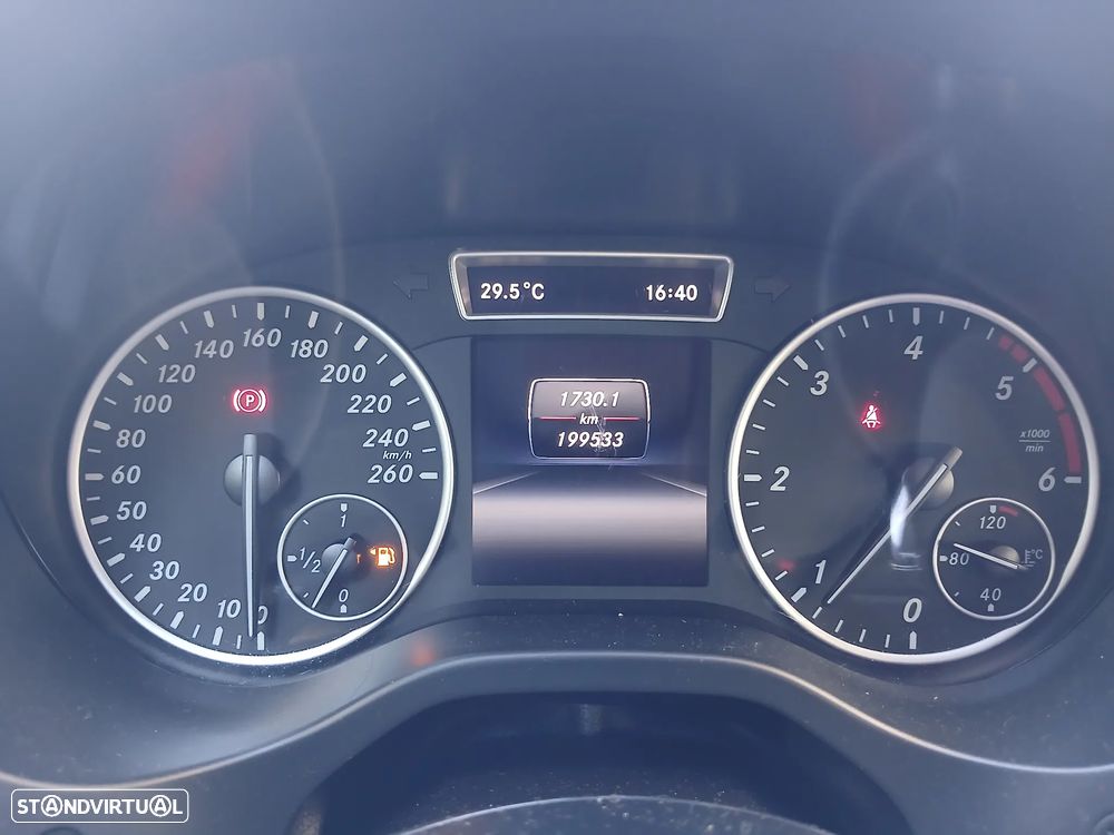 Mercedes-Benz A 180 CDI AMG Line - 29