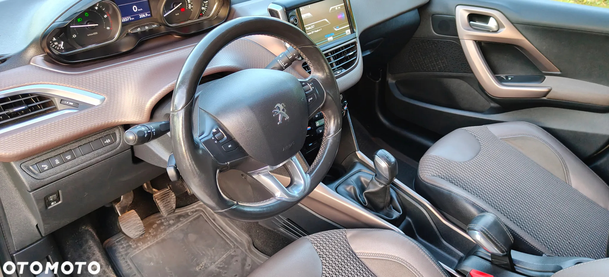 Peugeot 2008 1.6 e-HDi Allure S&S - 14