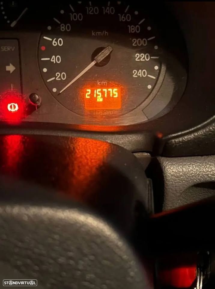 Renault Clio 1.2 RXE - 5