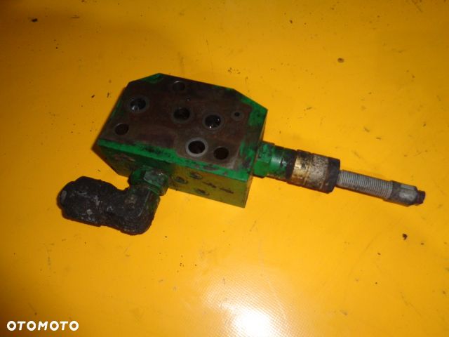 Sekcja blok hydrauliczny John Deere 5615F - 9