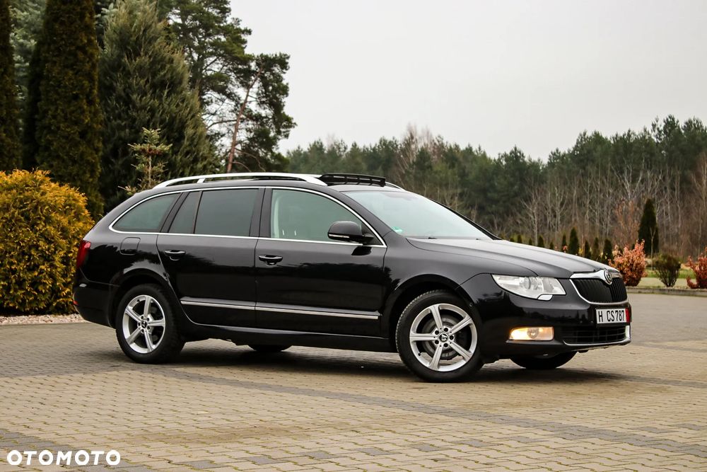 Skoda Superb 2.0 TDI DSG Exclusive - 2
