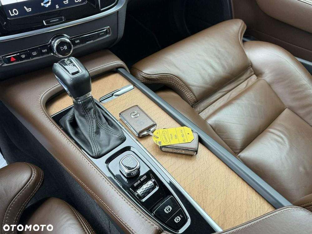 Volvo S90 - 27