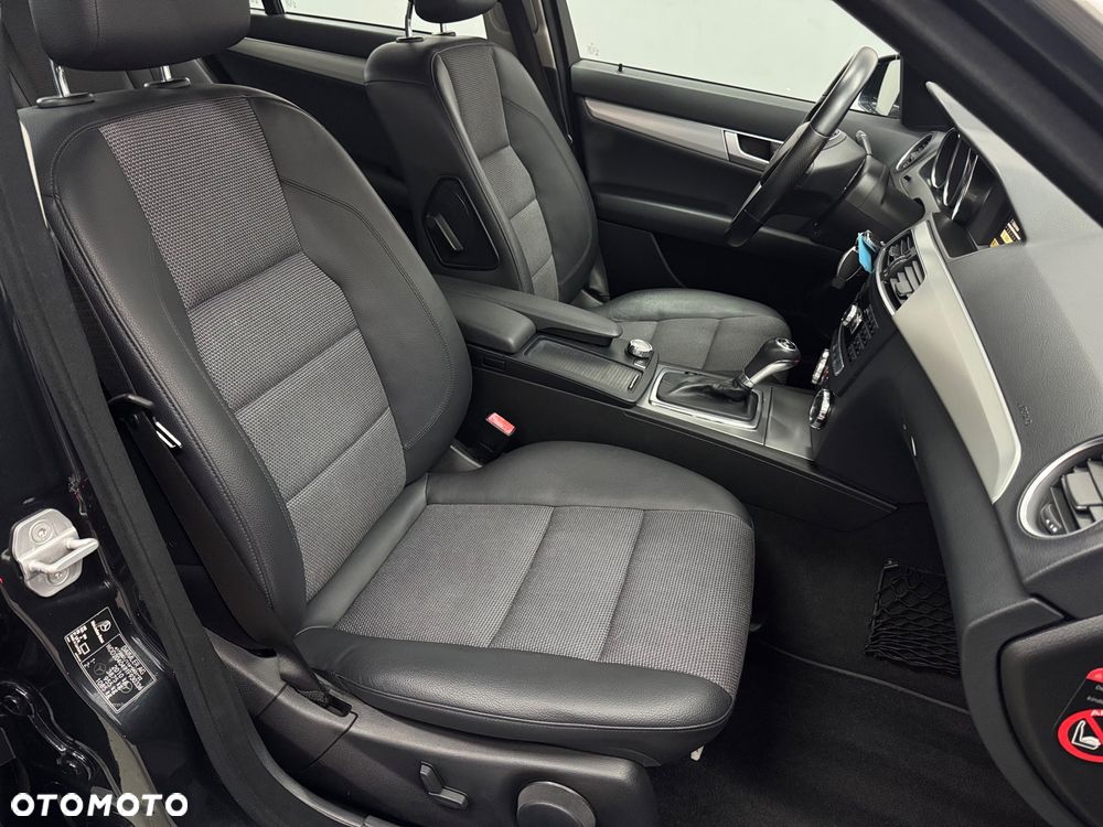 Mercedes-Benz Klasa C 180 Kompressor Automatik Avantgarde - 33