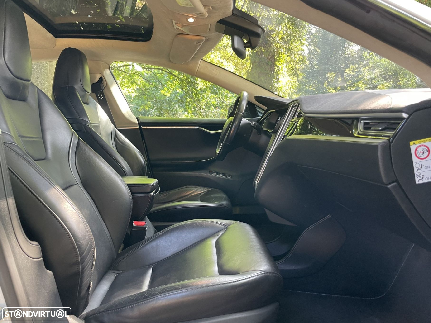 Tesla Model S 90D - 16