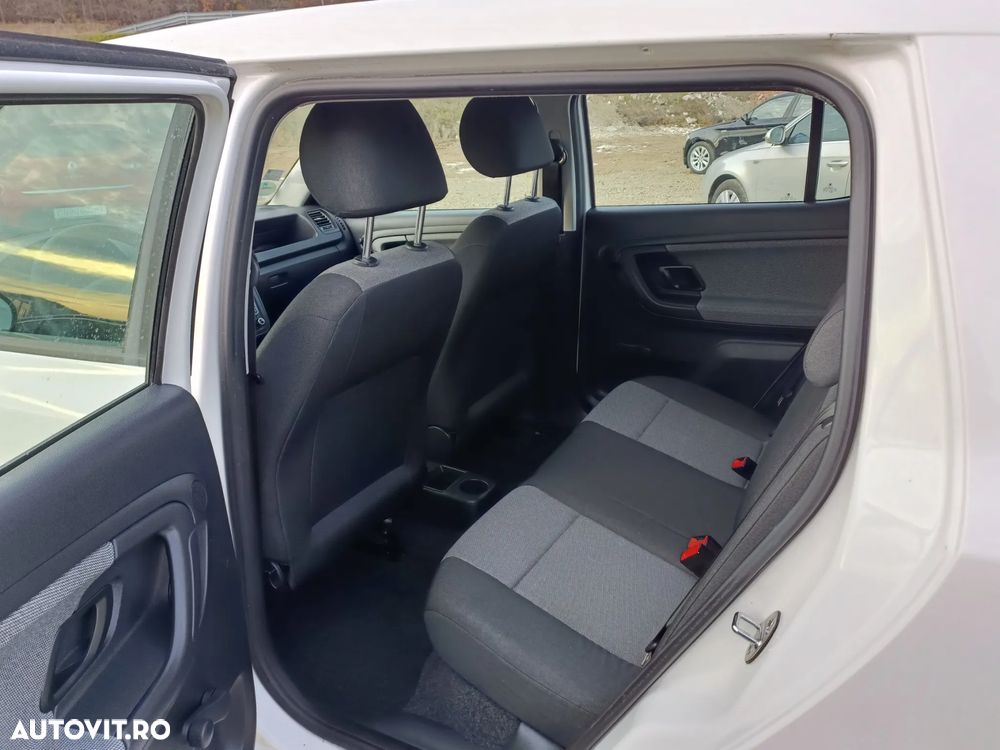 Skoda Fabia 1.2 HTP Active - 8