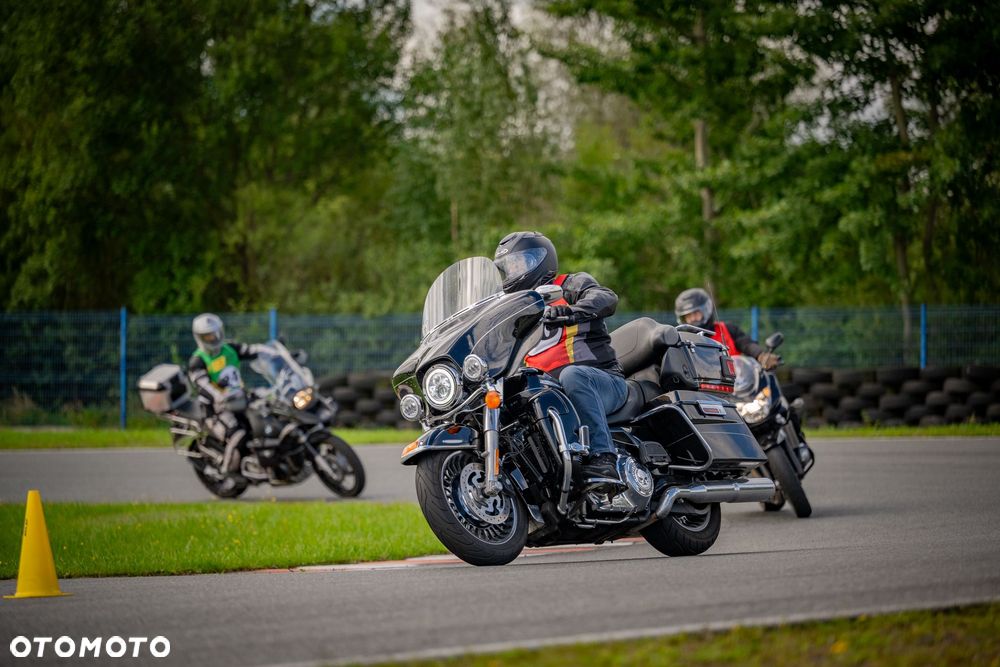 Harley-Davidson Touring Electra Glide - 17