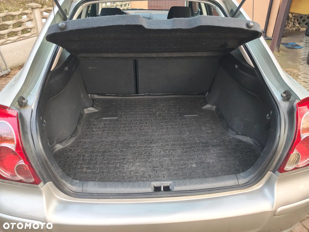 Toyota Avensis 2.0 D-4D Sol - 14