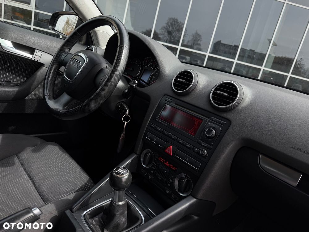 Audi A3 Sportback 2.0 TDI Ambiente - 5