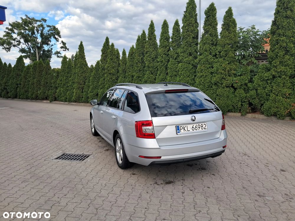 Skoda Octavia 1.5 TSI ACT Active - 4