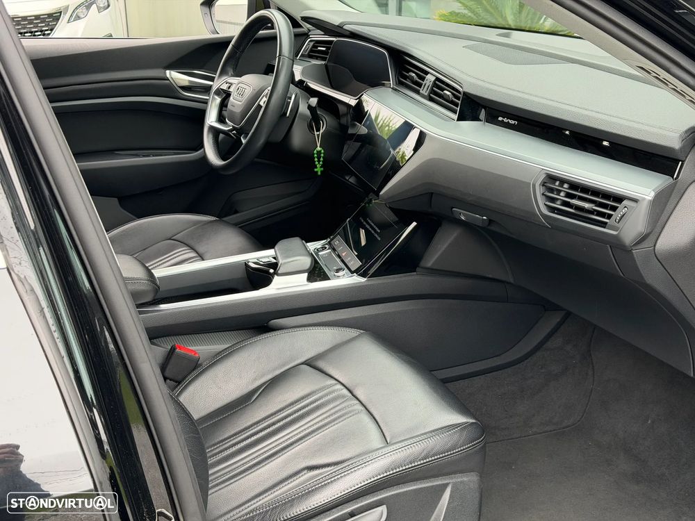 Audi Q8 e-Tron Sportback 55 quattro S line - 11