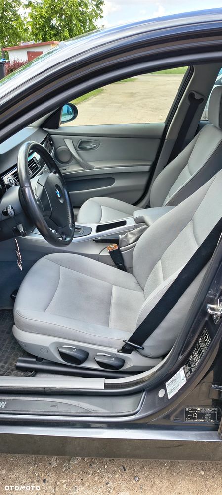 BMW Seria 3 325i - 12
