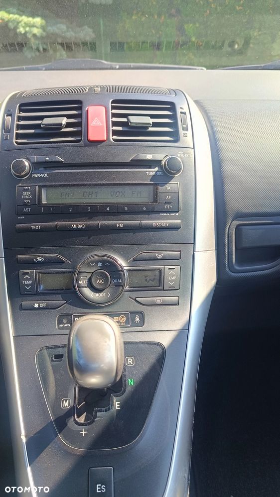 Toyota Auris 1.6 MultiMode Executive - 25