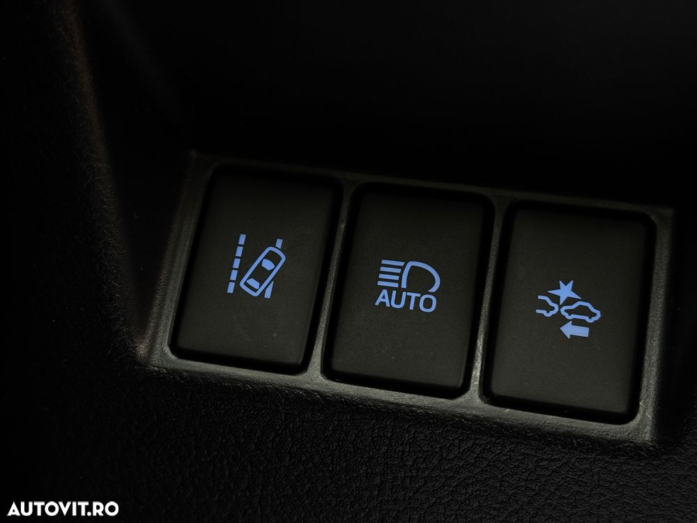 Toyota Yaris Hybrid 1.5 VVT-i Team Deutschland - 18