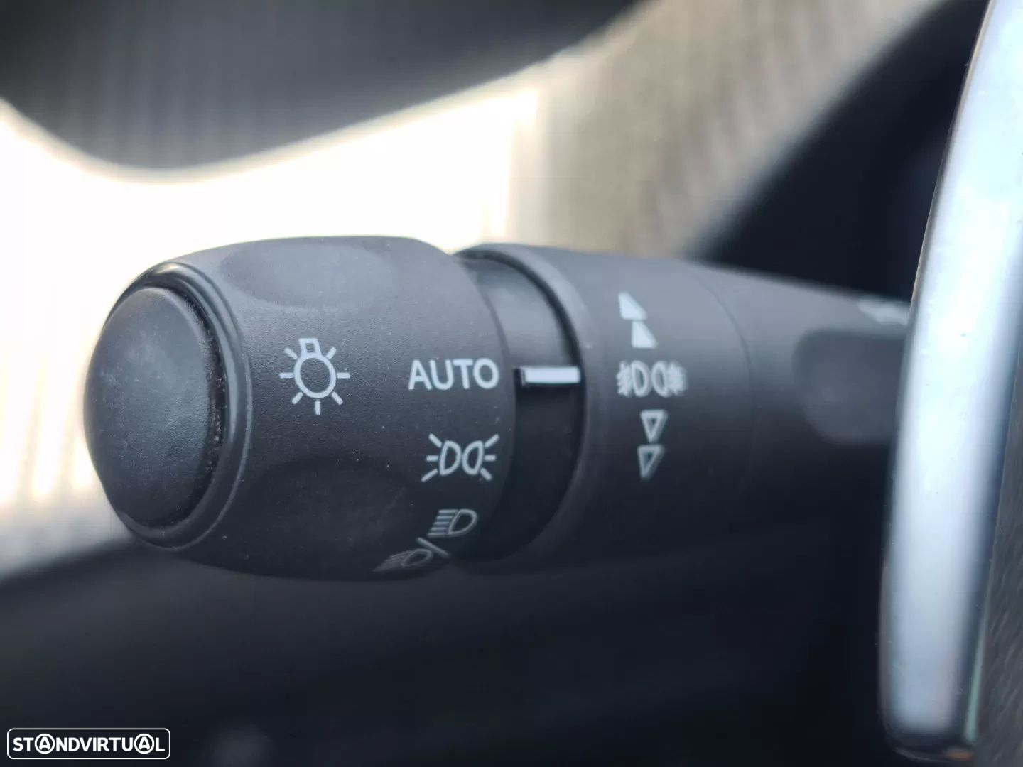 Peugeot 2008 PureTech 130 EAT8 Allure - 18