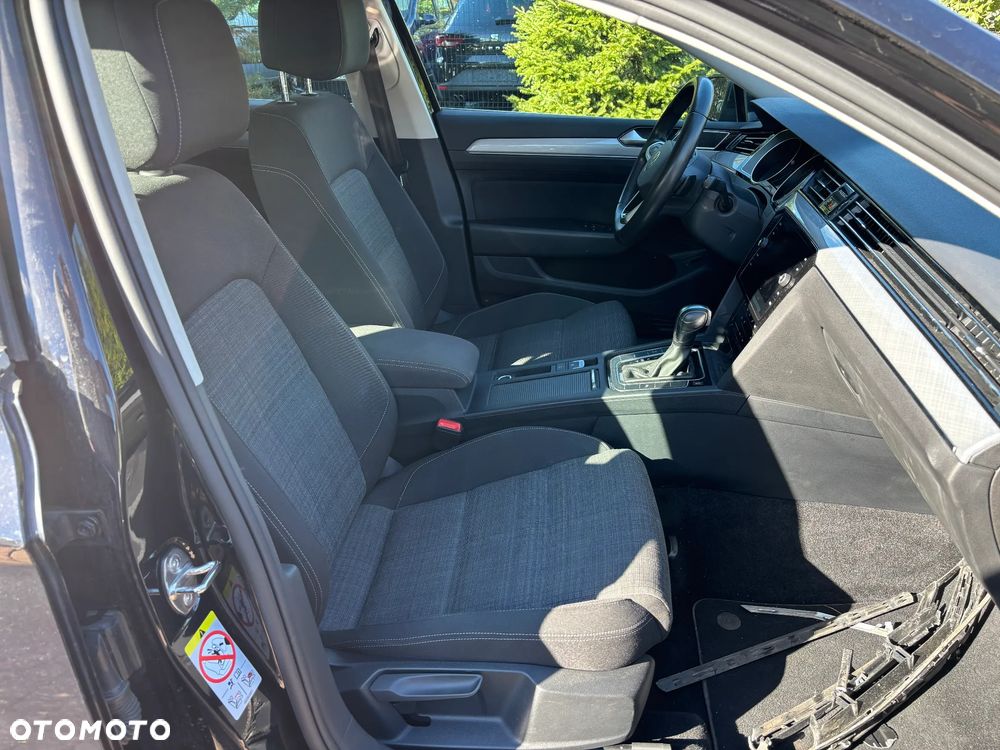 Volkswagen Passat Variant 2.0 TDI SCR DSG - 25