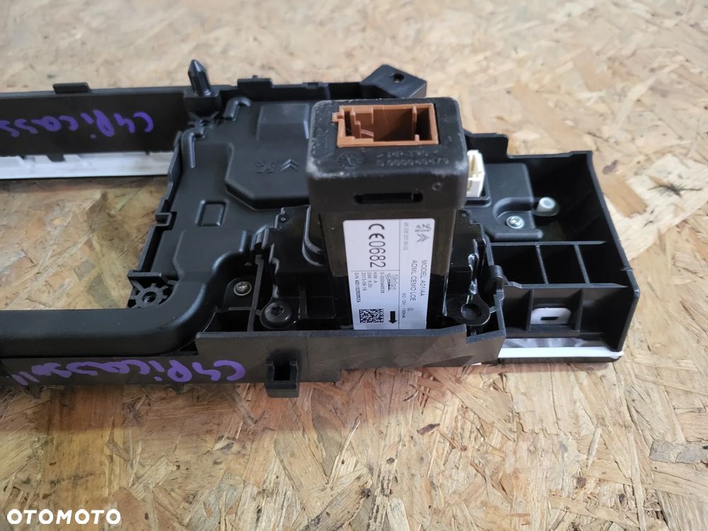 Ramka wyświetlacza Citroen C4 Picasso II - 7