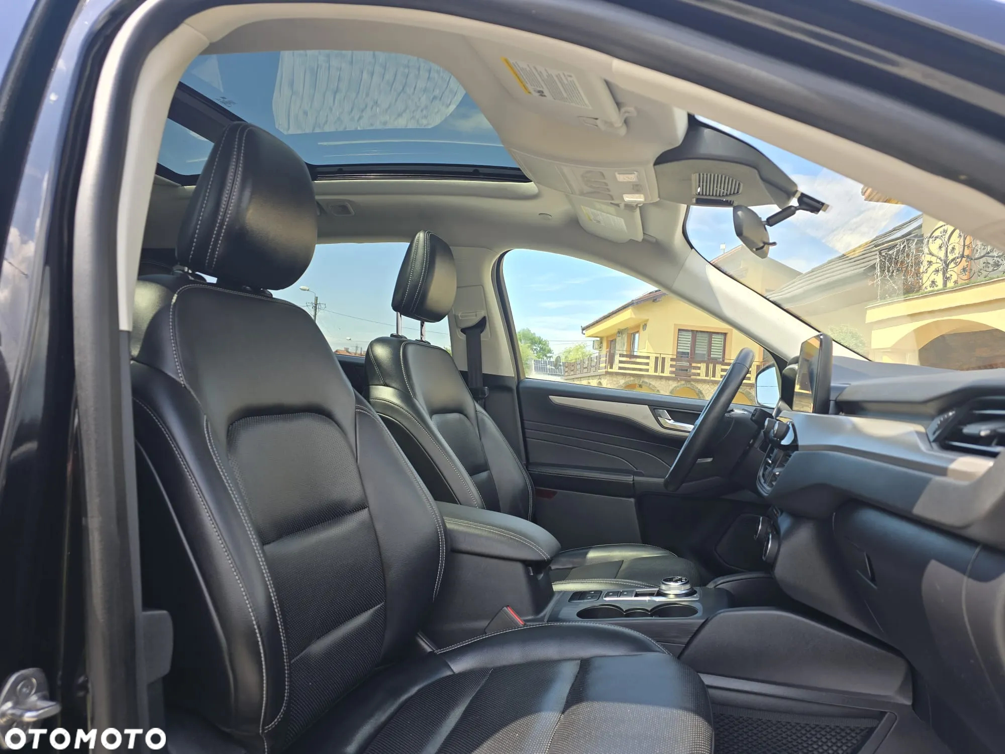 Ford Kuga - 4