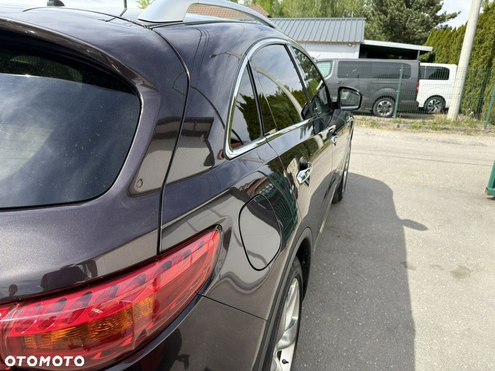 Infiniti QX70 - 7