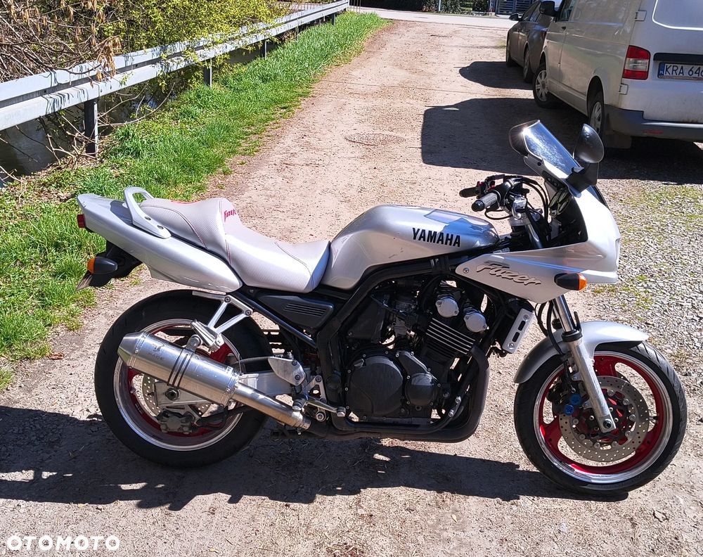 Yamaha FZS - 13