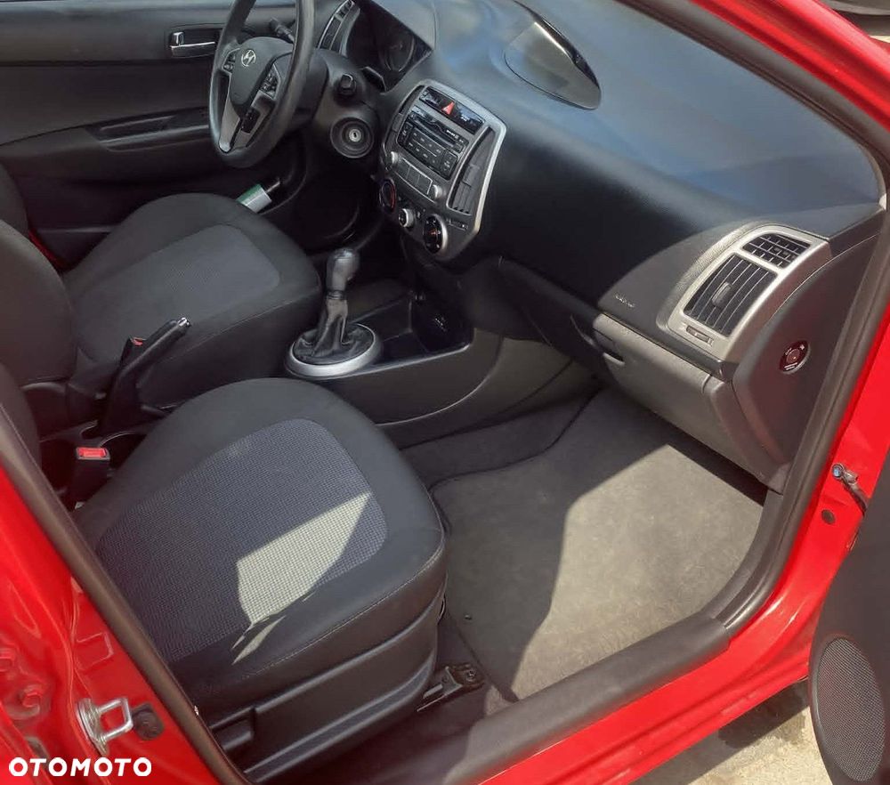 Hyundai i20 1.1 CRDi - 11