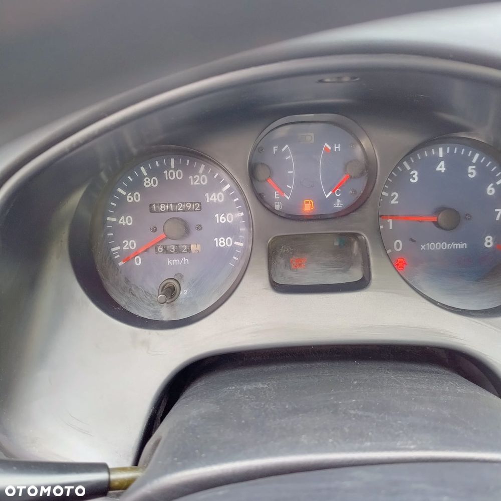 Toyota RAV4 2.0 - 12