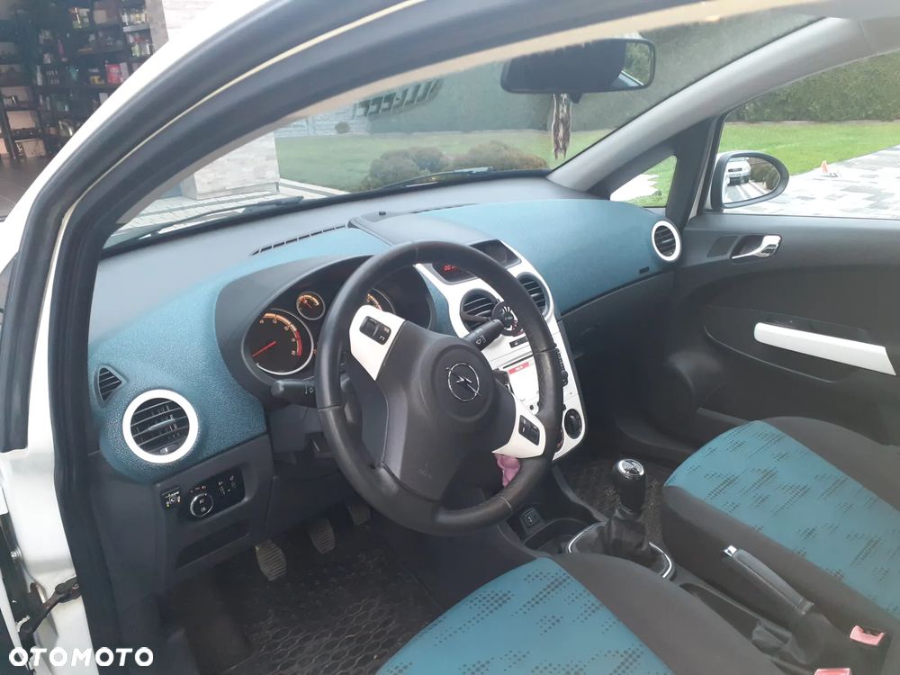 Opel Corsa - 8