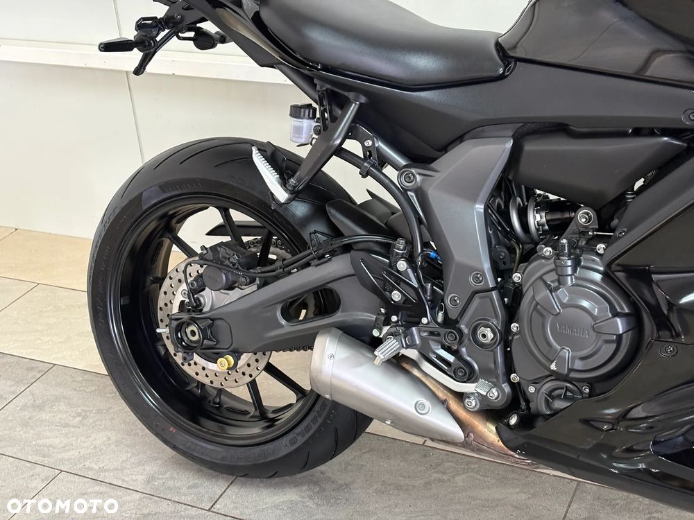 Yamaha R7 - 11