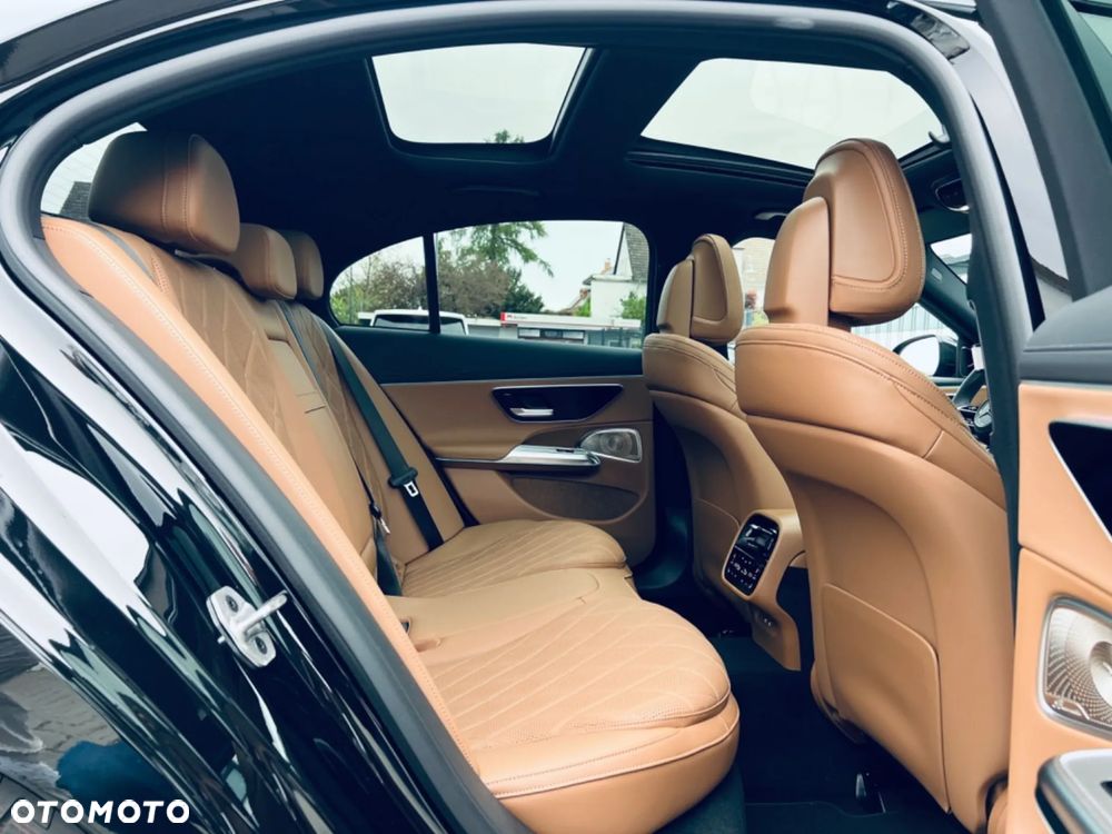 Mercedes-Benz Klasa E 220 d mHEV 4-Matic AMG 9G-Tronic - 17
