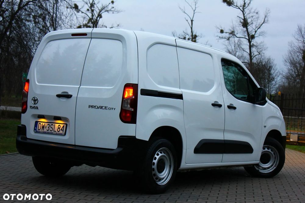 Toyota PROACE CITY BLASZAK 2 OSOBOWY 1.5 D-4D 100KM PEWNE AUTO FV23% - 8