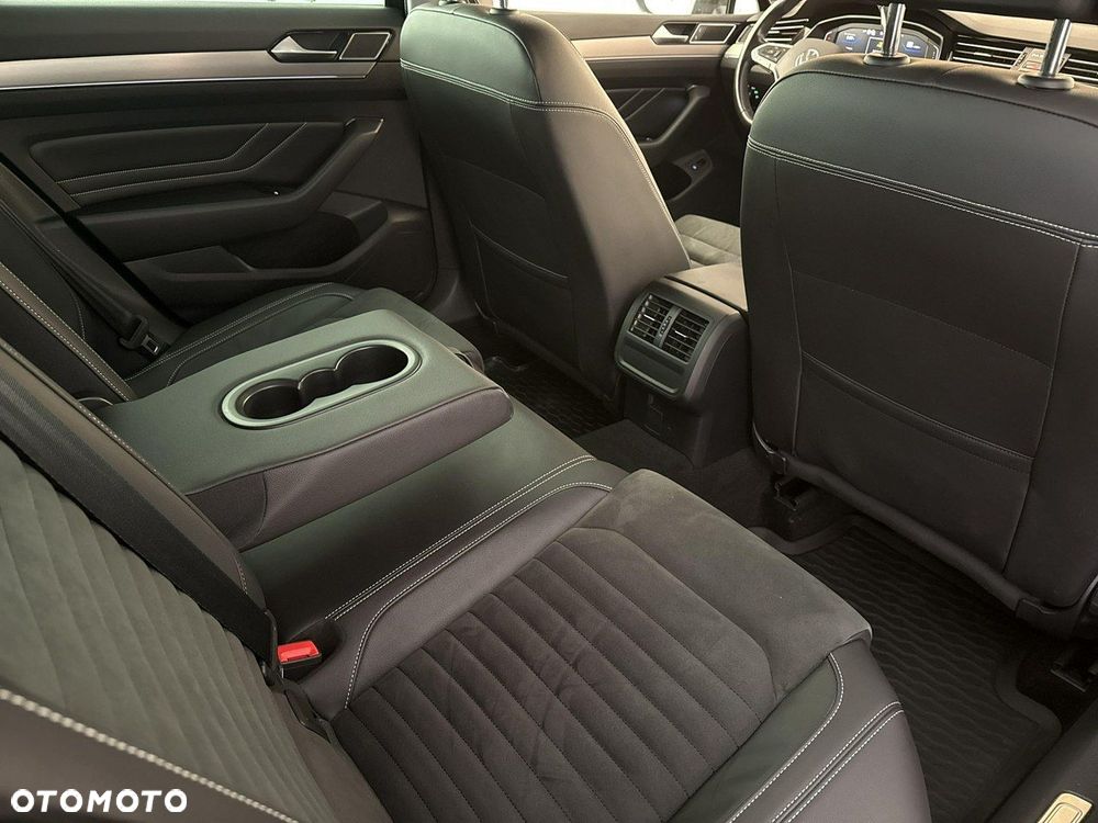 Volkswagen Passat - 24