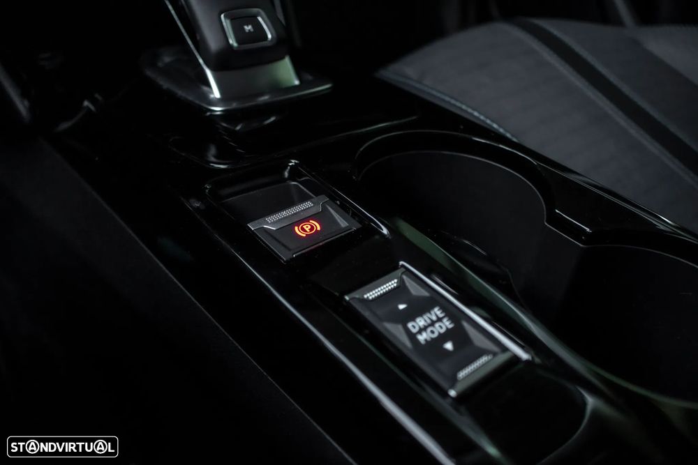 Peugeot 2008 1.5 BlueHDi Allure EAT8 - 21