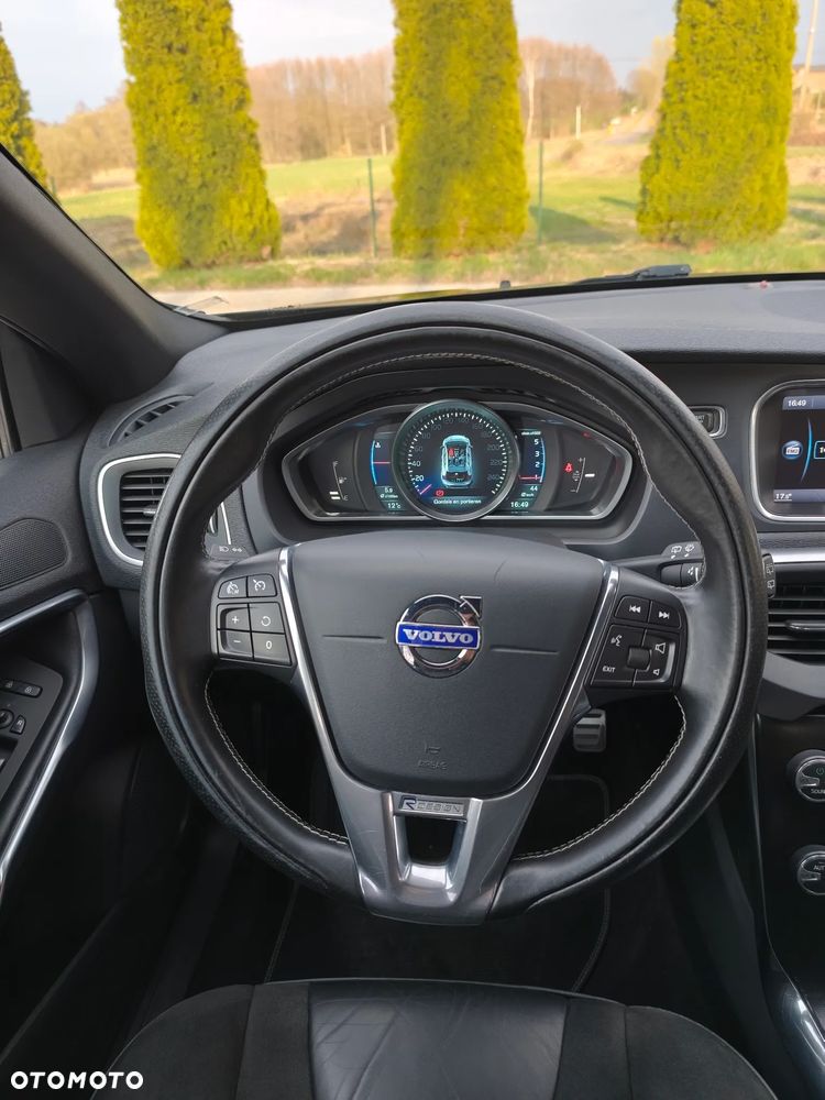 Volvo V40 D2 R Design - 15