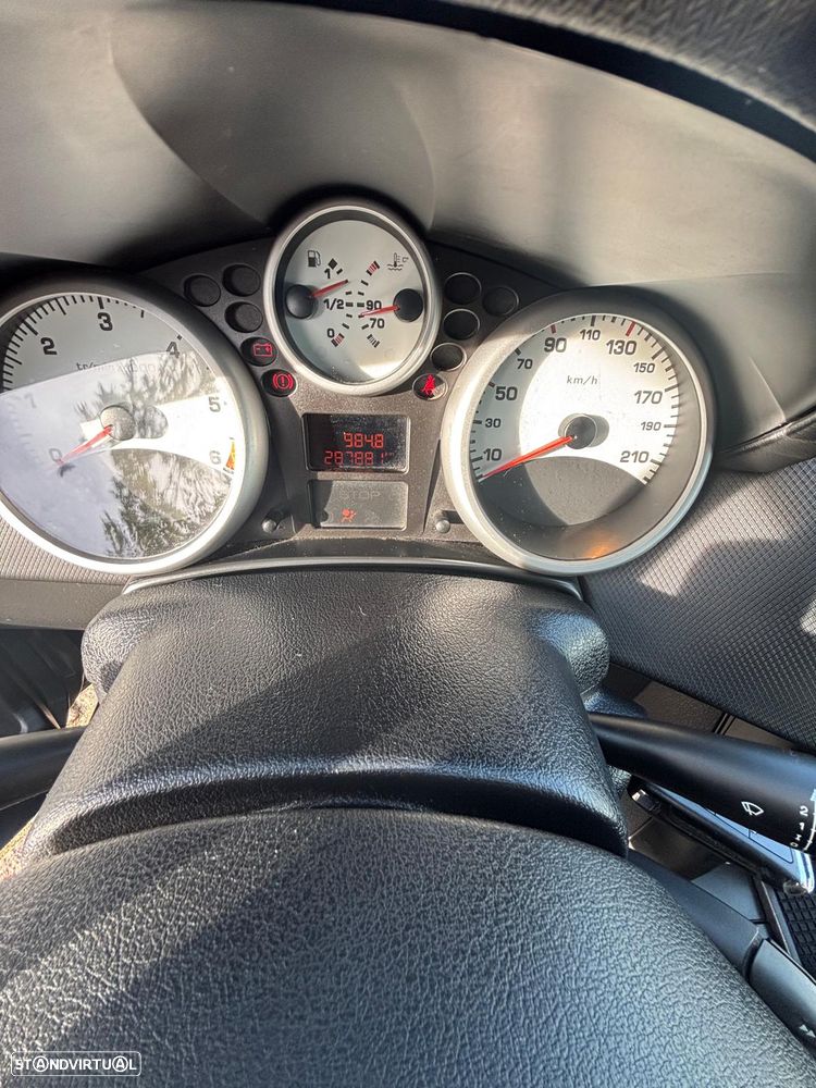 Peugeot 207 1.4 HDi Urban - 13