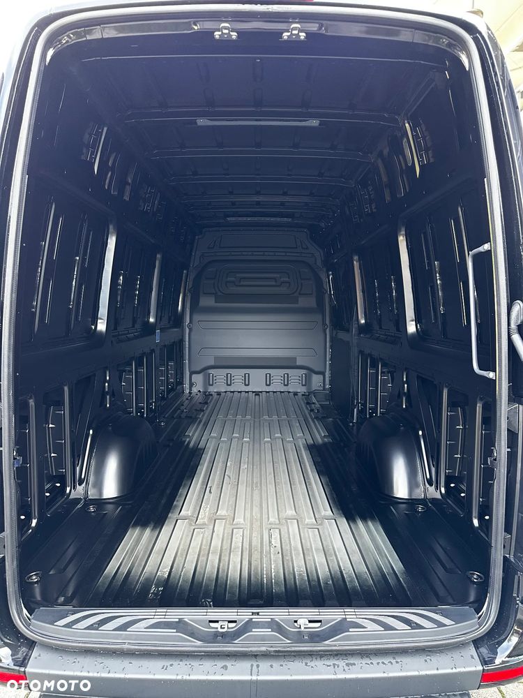 Mercedes-Benz Sprinter - 36