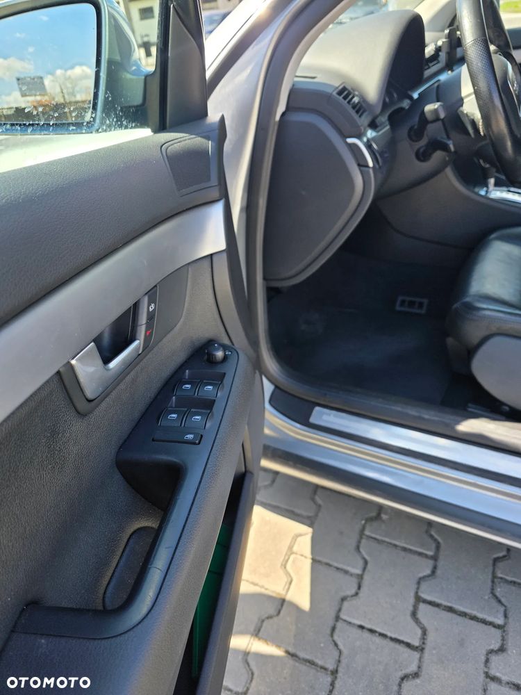 Audi A4 Limousine 2.0T FSI Quattro Tiptr - 16