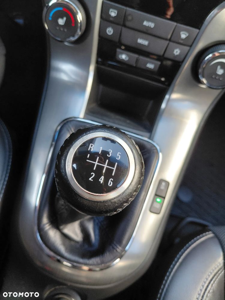 Chevrolet Cruze 1.4 T LTZ - 19