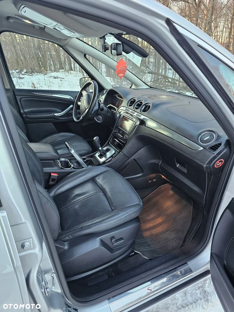 Ford S-Max - 12