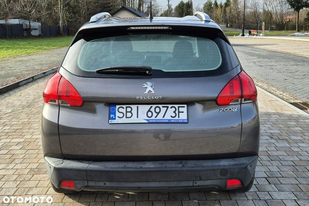 Peugeot 2008 1.2 Pure Tech Signature - 8