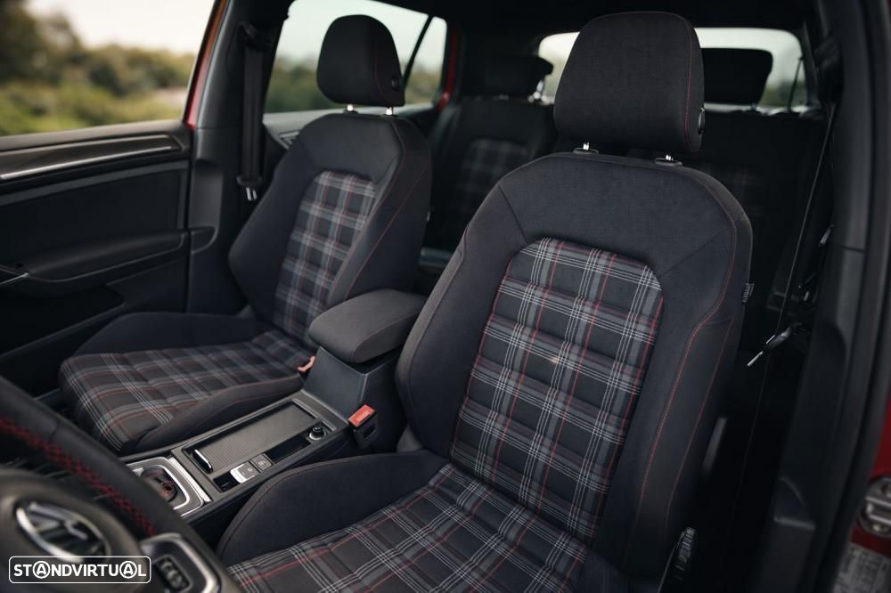 VW Golf 2.0 TSI GTI DSG - 30