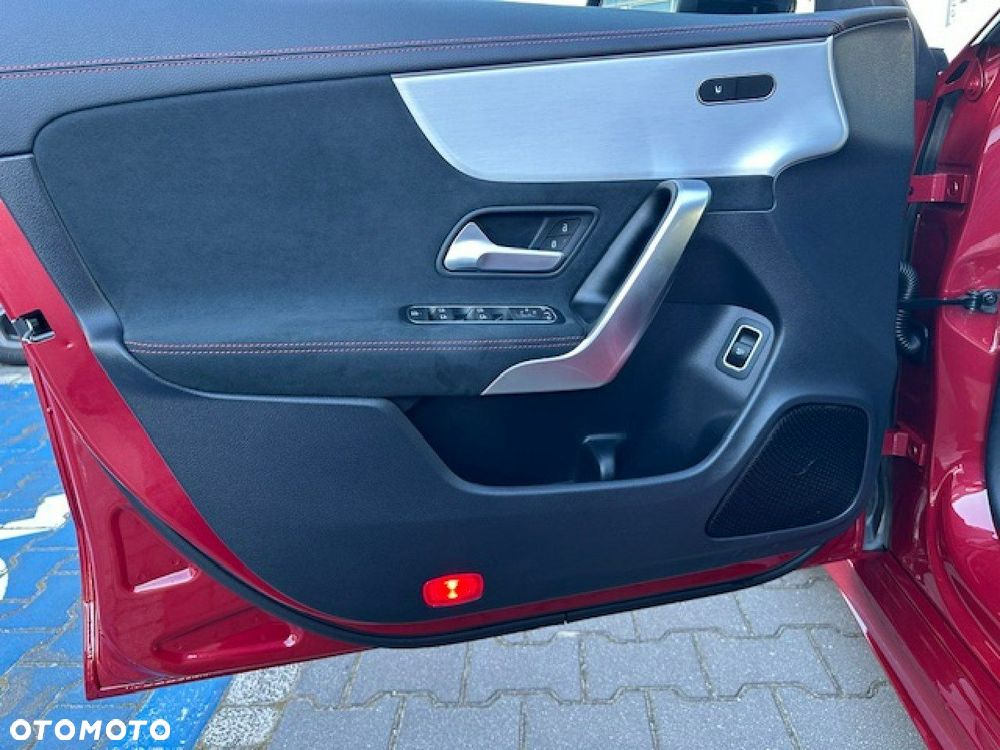 Mercedes-Benz CLA - 13
