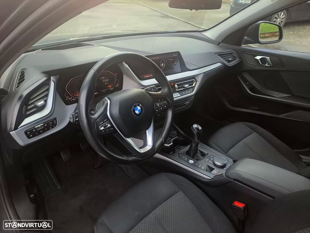 BMW 116 i Advantage — fotografia 10