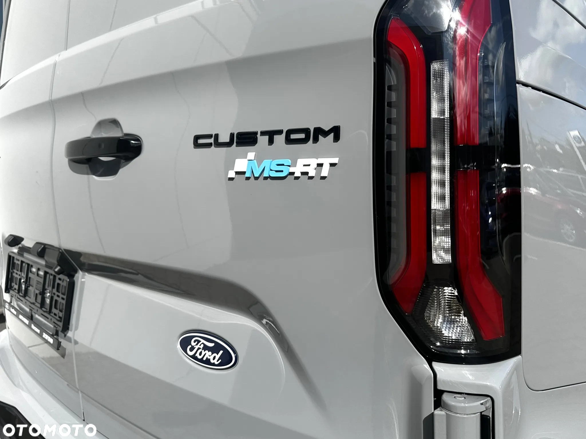 Ford Custom - 10