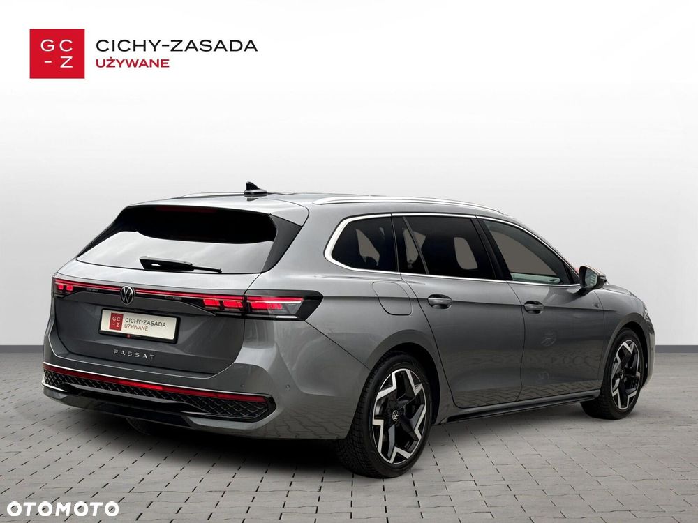 Volkswagen Passat Variant 2.0 TDI SCR R-Line DSG - 6