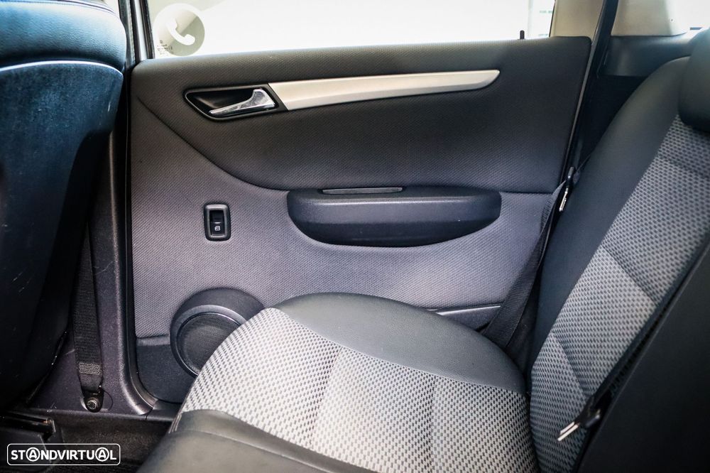 Mercedes-Benz B 180 CDI - 11