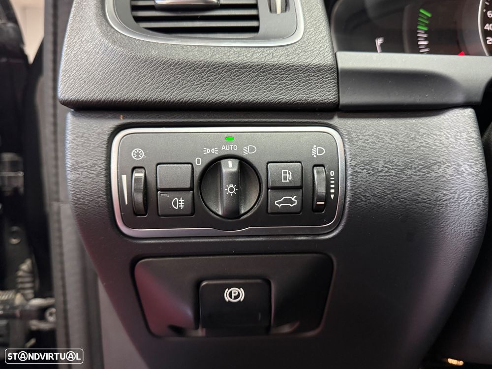 Volvo V60 D2 Momentum - 18